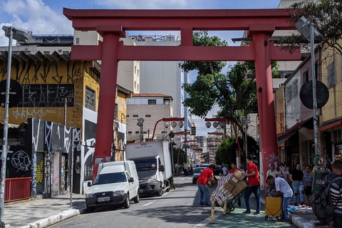 São Paulo: Liberdade & Bixiga Street Food Tour op zondag