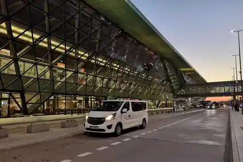 Cracóvia: Traslado privado de/para o aeroporto de Cracóvia (KRK)