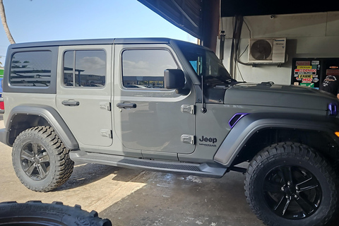 Jeep Wrangler 8-Stunden-Miete