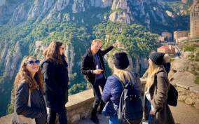 From Barcelona: Montserrat Guided Tour & Return Bus Transfer