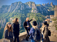 Da Barcellona, ​​tour guidato da Montserrat e trasferimento di autobus di ritorno - Housity