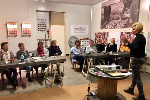 Amsterdam: Guided Traditional Tulip Farm Tour