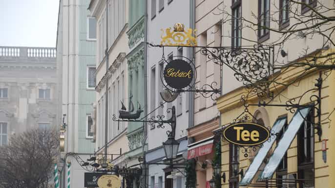 berlin historic center walking tour with a real berliner