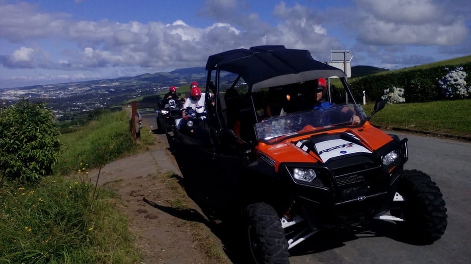 São Miguel Tour di mezza giornata in buggy da costa a costa condiviso