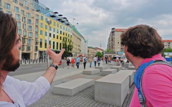 Berlin: Historische Sehenswürdigkeiten & Berliner Mauer Tour mit einem Berliner