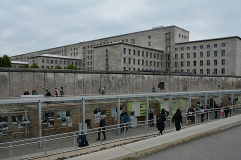 Berlin: Historische Sehenswürdigkeiten & Berliner Mauer Tour mit einem Berliner