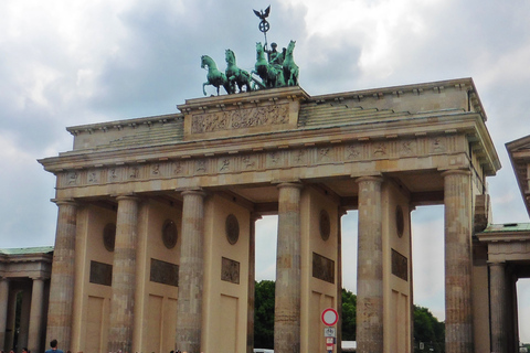 Berlin: Historical Sights & Berlin Wall Tour with a Berliner