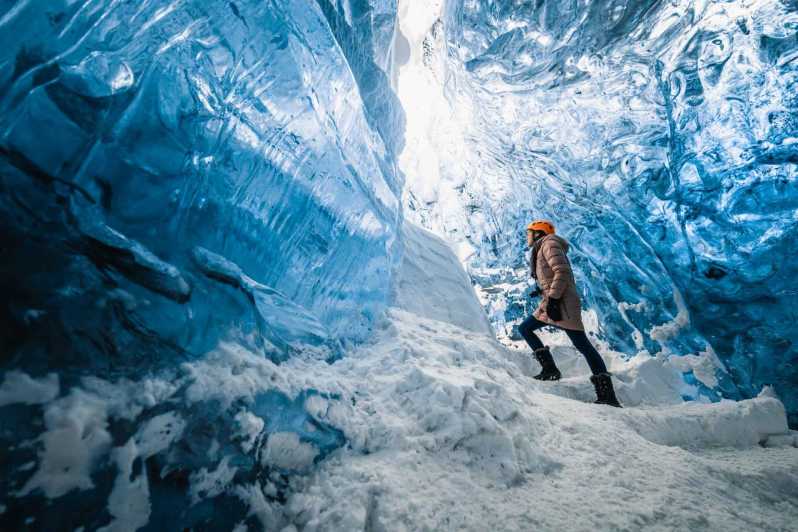 ヴァトナヨークトル氷河 氷の洞窟ツアー