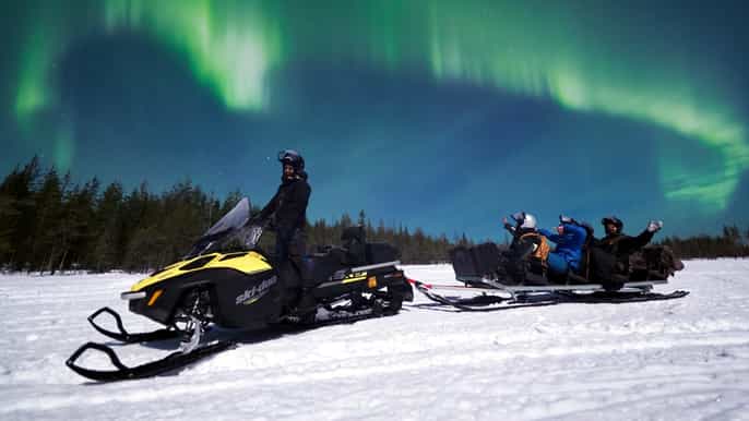 rovaniemi northern lights sleigh ride with hot snacks