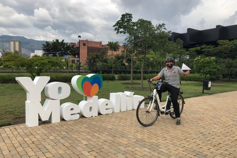 Medellin: Stadsrondleiding met gids op e-bike