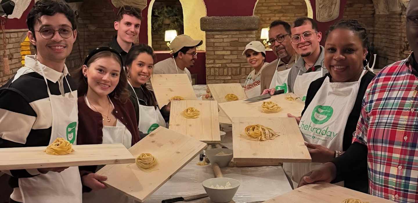 Rom: Pasta & Tiramisu Kochkurs in der Nähe der Spanischen Treppe Rom: Pasta & Tiramisu Kochkurs in der Nähe der Spanischen Treppe