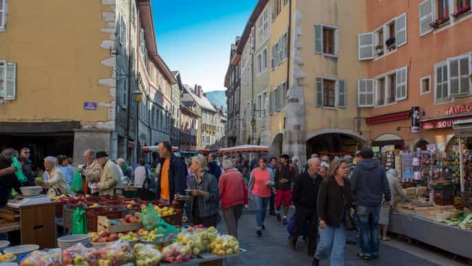 annecy recorrido privado por el casco antiguo y el mercado local con degustaciones