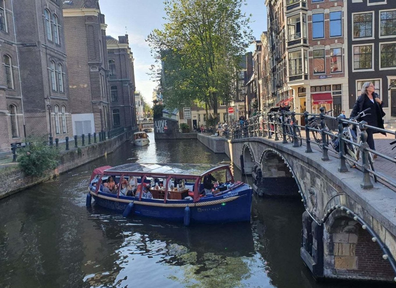 smoking canal tour amsterdam