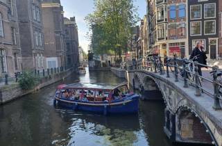 Amsterdam: Smoke and Lounge City Boat Cruise
