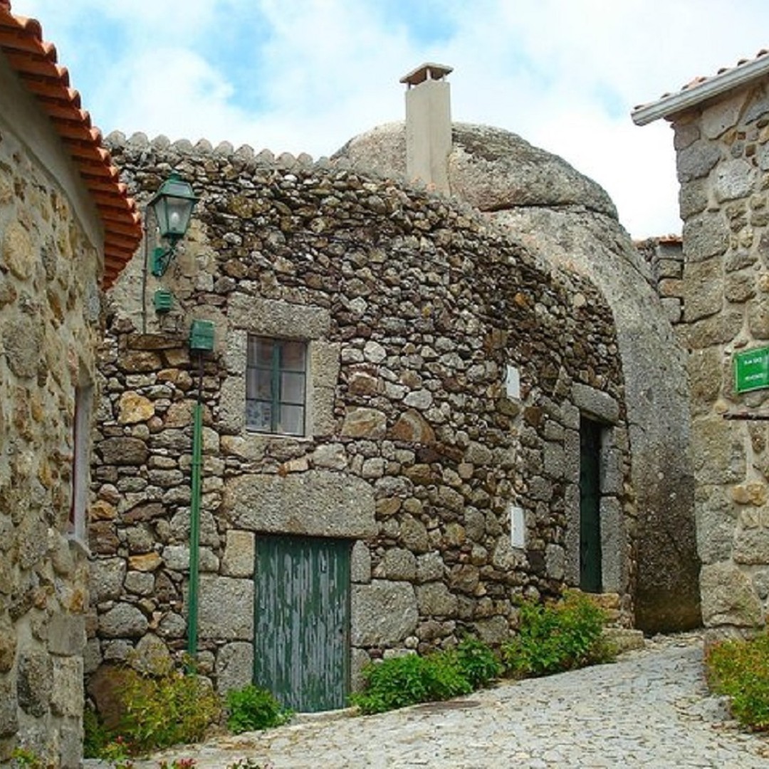 Colagem de mídia