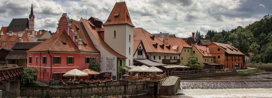 Prahasta: Päiväretki Český Krumlov & Hlubokáan lounaalla