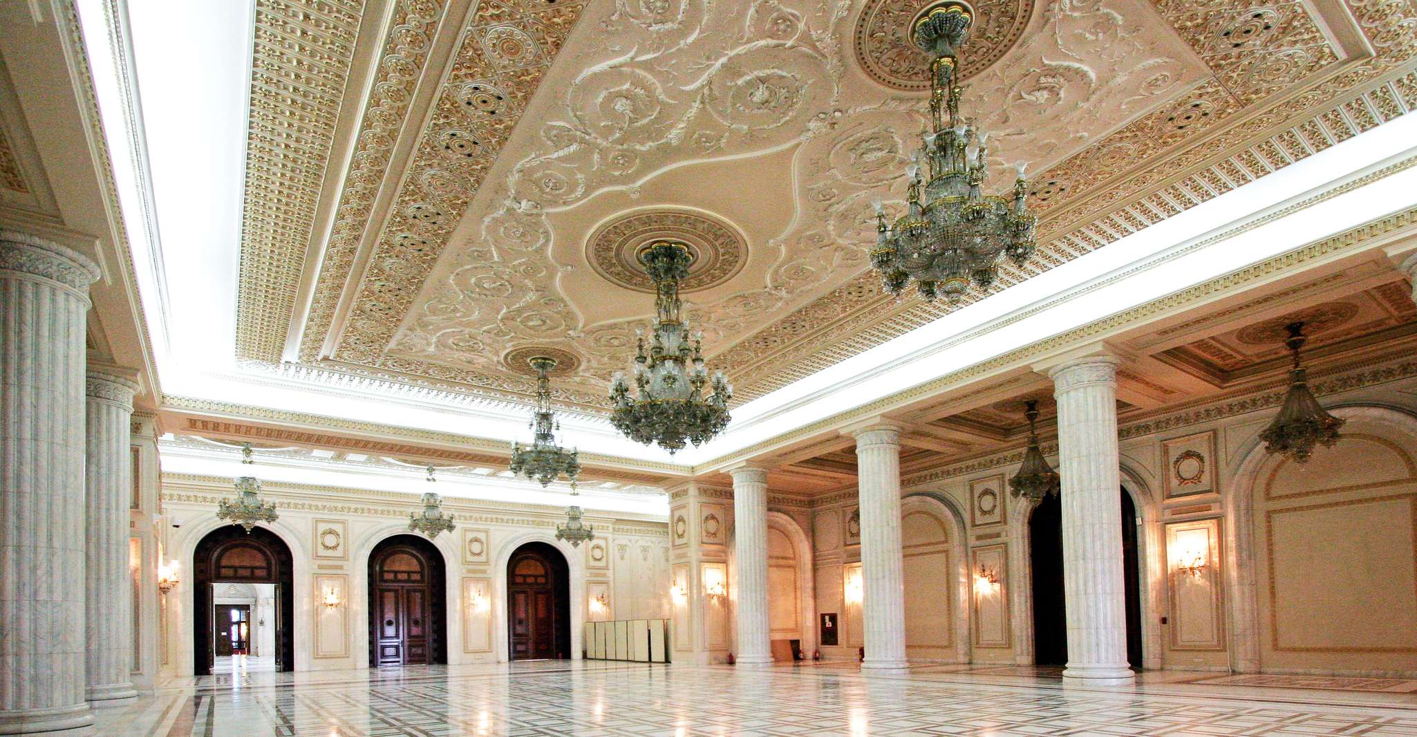 Bucarest, City Tour con Mogosoaia e Monastero di Snagov - Hizvo