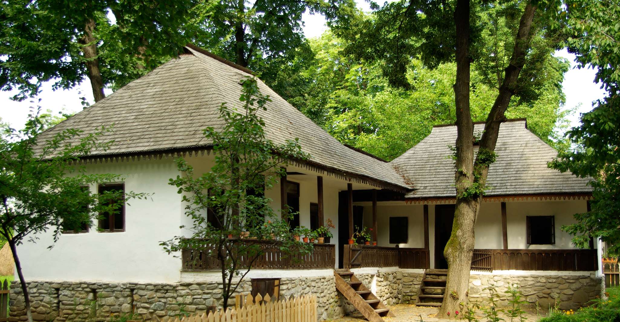 Bucarest, City Tour con Mogosoaia e Monastero di Snagov - Hizvo