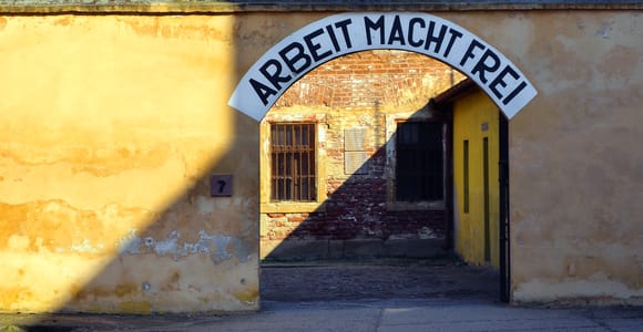 Theresienstadt: Geführte Tour durch das Konzentrationslager und das Museum