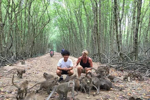 Tour de día completo por el bosque de manglares de Can Gio y la Isla de los Monos