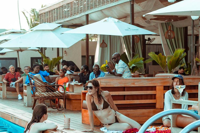 Luxus-Strand-Erlebnis Accra: Sonne, Sand, Gelassenheit und Mittagessen