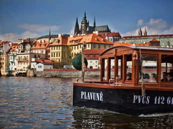 Prag: 45-minütige historische Flusskreuzfahrt und Erfrischungen Prag: 45-minütige historische Flusskreuzfahrt und Erfrischungen