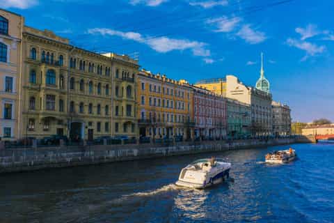 St. Petersburg: 'Northern Venice' Boat River Tour in Russian