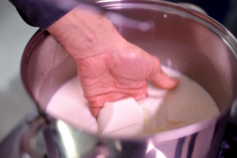 Paris: Butter and Cheesemaking Workshop Butter & cheesemaking Workshop - 4pm