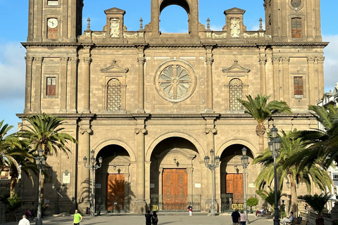 Las Palmas: Social Walking Tour with Local Insights & Coffee