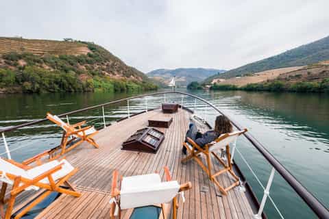 Porto: Douro Valley Tour with Wine Tasting, Cruise and Lunch