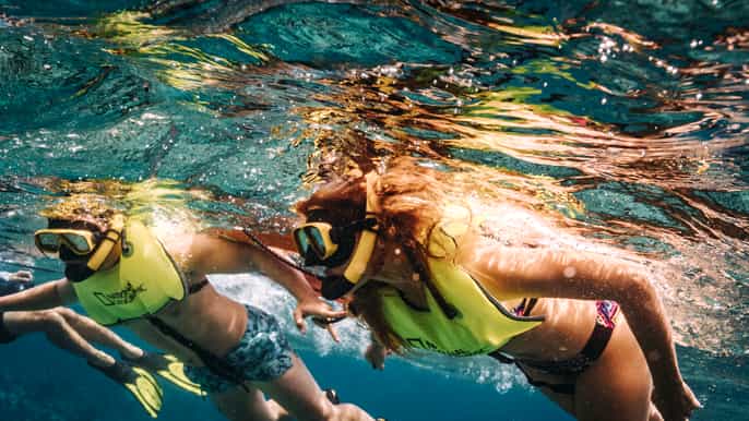 aruba sailing and snorkeling experience with drinks