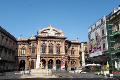 Catania: tour nocturno de secretos de la ciudad y aperitivo