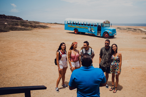 Passeio pela praia e caverna