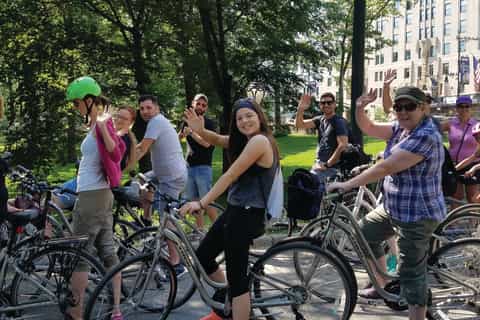 Central Park: Live Guided Bike Tour