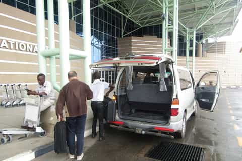 Victoria Falls: Private Airport to Hotel Transfer Service