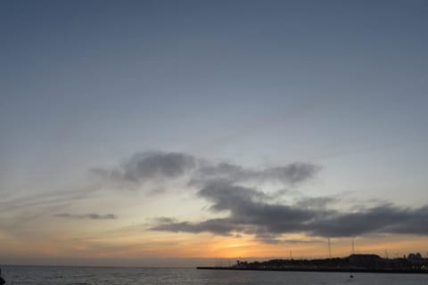 Cascais: Sunset Boat Trip with Welcome Drinks