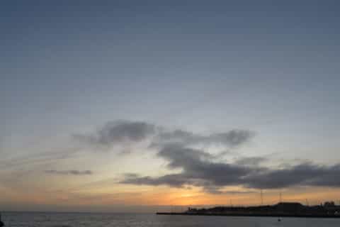 Cascais: Sunset Boat Trip with Snacks and Drinks