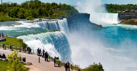 Von NYC aus: Niagarafälle mit Outlet Shopping, 2-tägige Tour