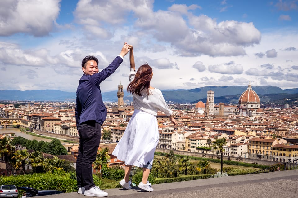 Verona wedding photographer  Cozy couple photoshoot on a cloudy day