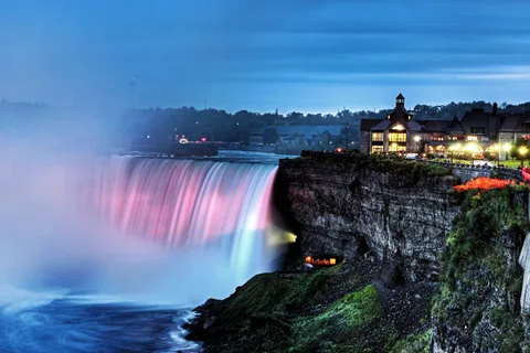 Niagara Falls: Day & Night Tour with Boat Ride and Dinner