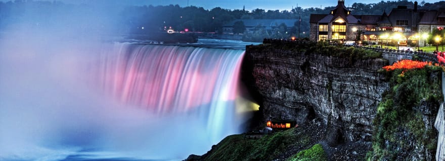 Chutes du Niagara : Visite nocturne avec tour en bateau et dîner