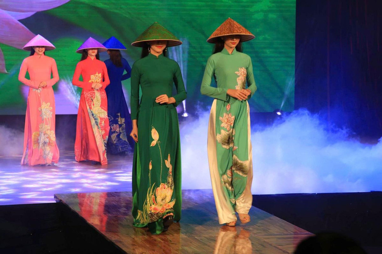 Da Nang/Hoi An: spettacolo Ao Dai con trasferimenti in hotelDa Nang/Hoi An: spettacolo Ao Dai con trasferimenti dall'hotel