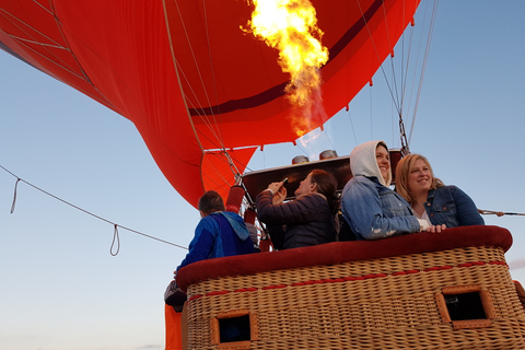 Marrakech: Hot Air Balloon Ride with Traditional Breakfast