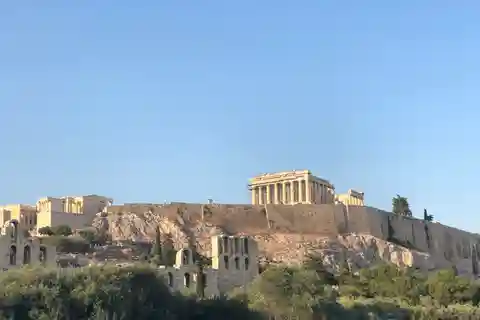 Athens: Private Acropolis, Acropolis Museum, and City Tour