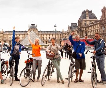 Paris: City Highlights Bike Tour