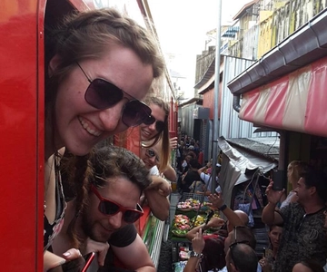 Bangkok: Maeklong Railway Market and Floating Market Tour
