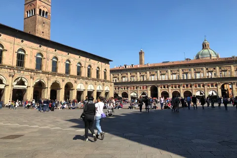 Bologna: Guided Architecture Walking Tour