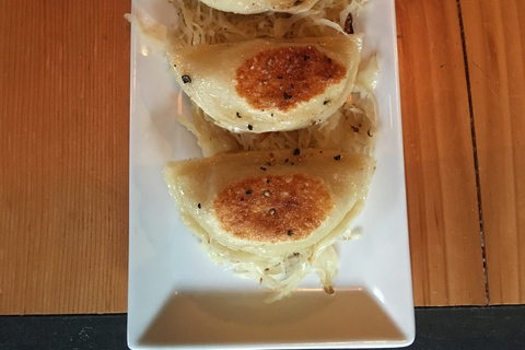 Victoria: 2-Hour Food and History Tour with Tastings