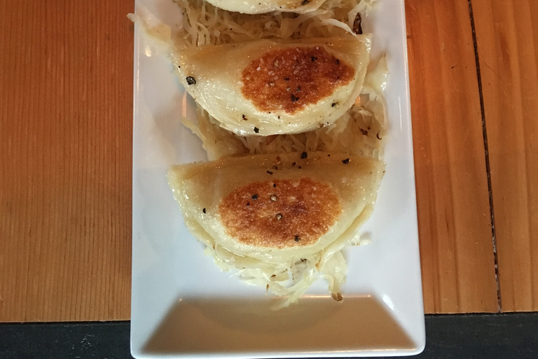 Victoria: 2-Hour Food and History Tour with Tastings