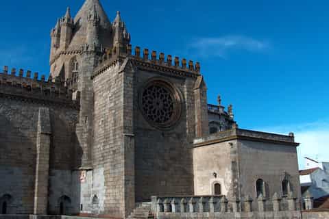 De Lisboa: excursão de um dia a Évora e Monsaraz com degustação de vinhos